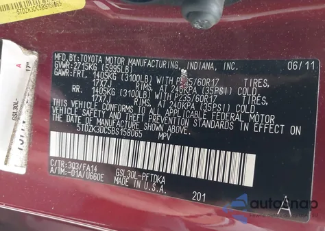 2011 Toyota Sienna Base V6 z USA, uszkodzony, nr VIN 5TDZK3DC5BS158065